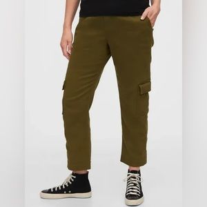 NWT Gap Maternity Cargo Pants w/Full Panel - Sz 6
